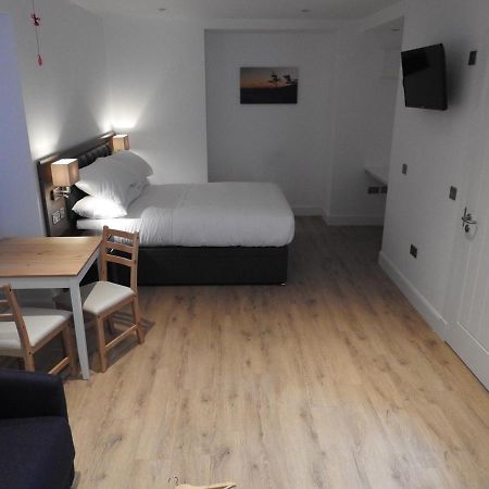 House Of Juniper - Luxury Accessible Apartment برادفورد المظهر الخارجي الصورة